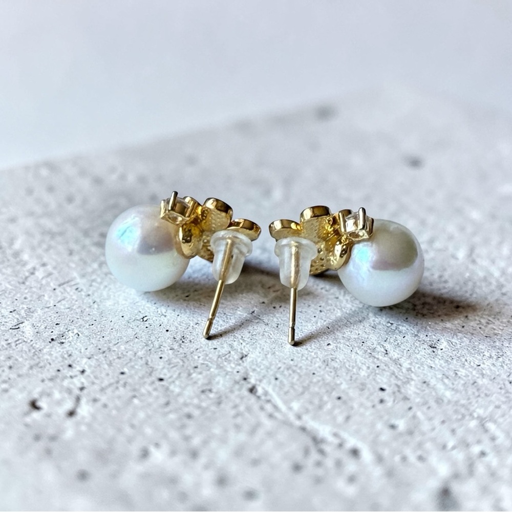 Round Freshwater Pearl Stud Earrings Butterfly Flower Gold Tone 🦋 - Picture 3 of 5